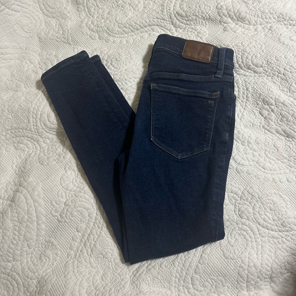 Madewell Petite 9” Mid Rise Skinny Jean in Orland Wash Tencel Ed. 26P - Picture 3 of 4